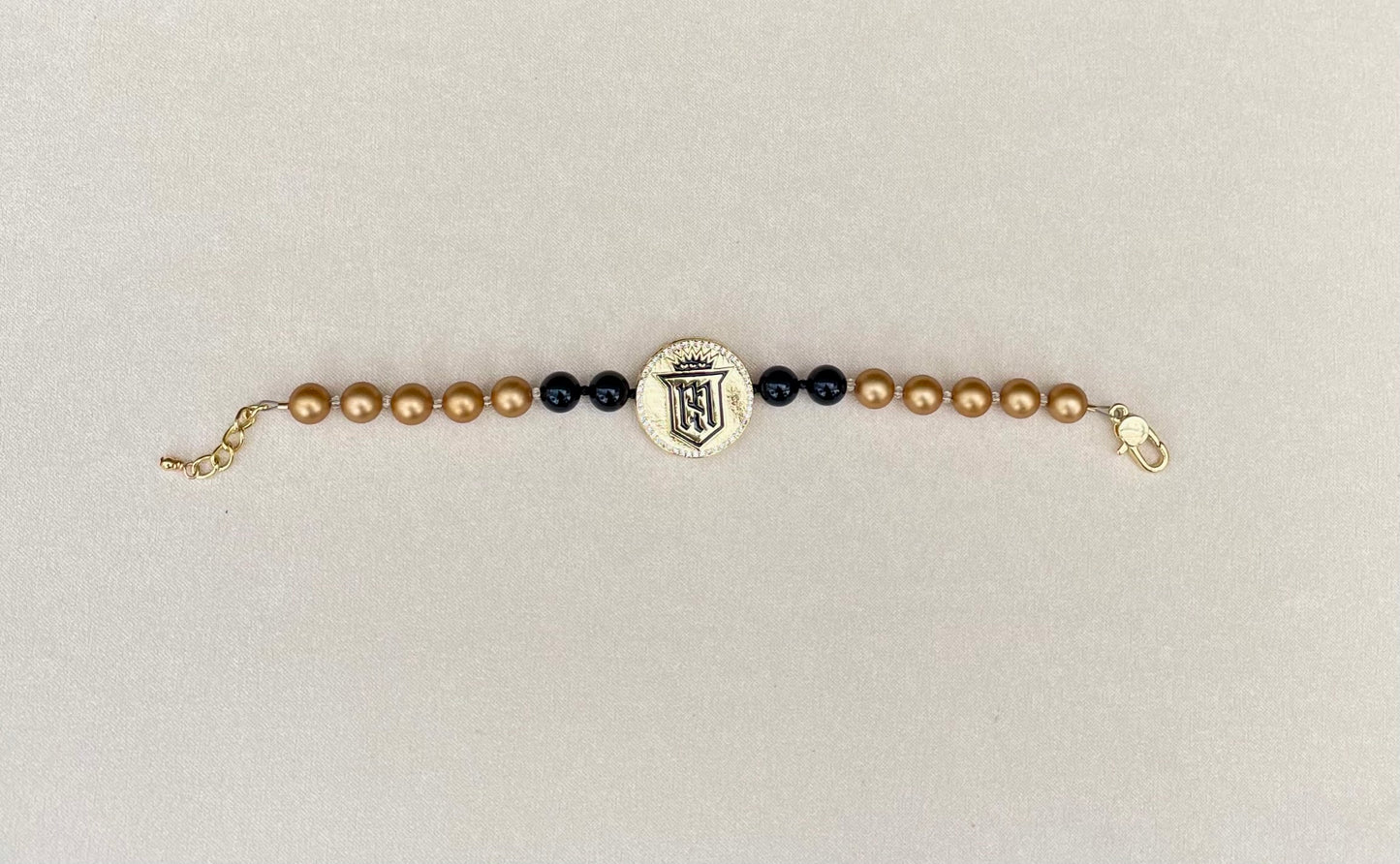 Servite Crest Gold Pearl & Onyx Bracelet